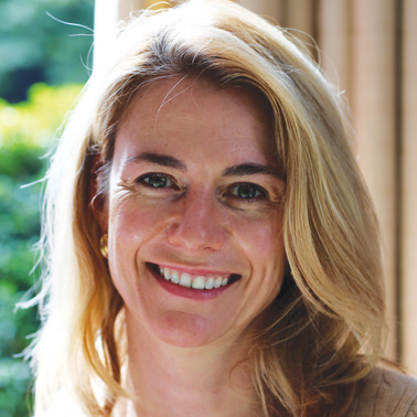 Clare Sellers headshot