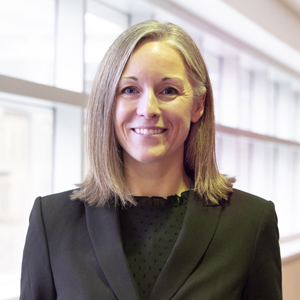 Lindsay Dutton headshot