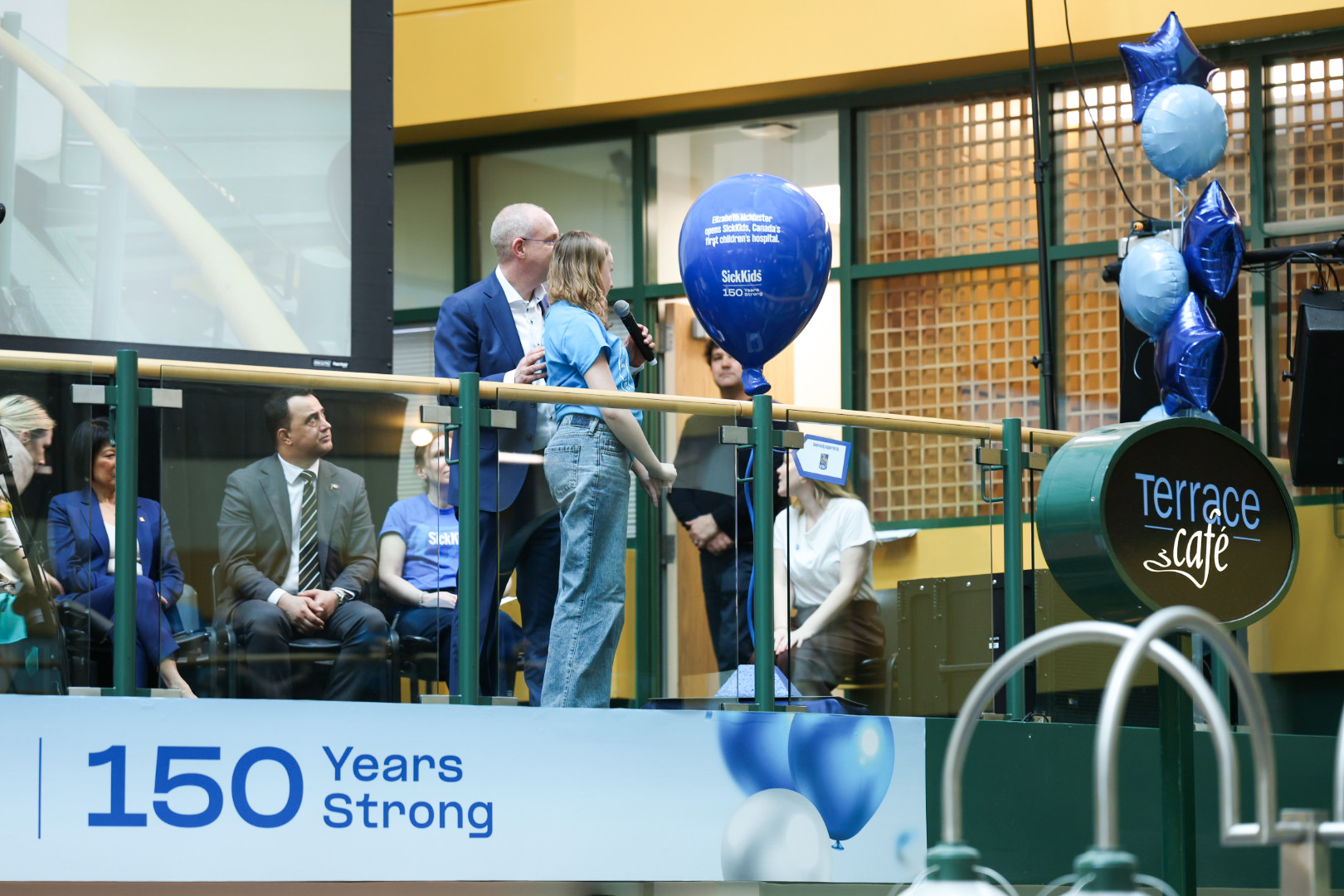 SickKids celebrates with a ballon sculpture