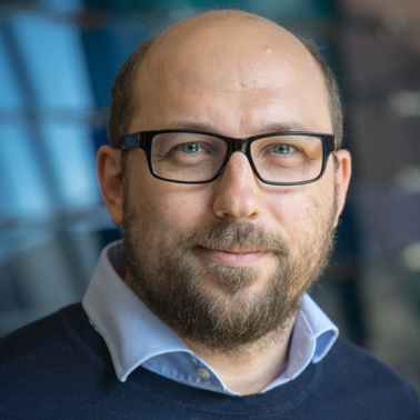 Dr Eiwegger headshot